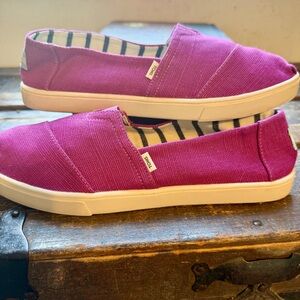 TOMS Women's Fuchsia Canvas Slip Ons